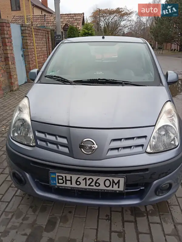 2010 nissan pixo