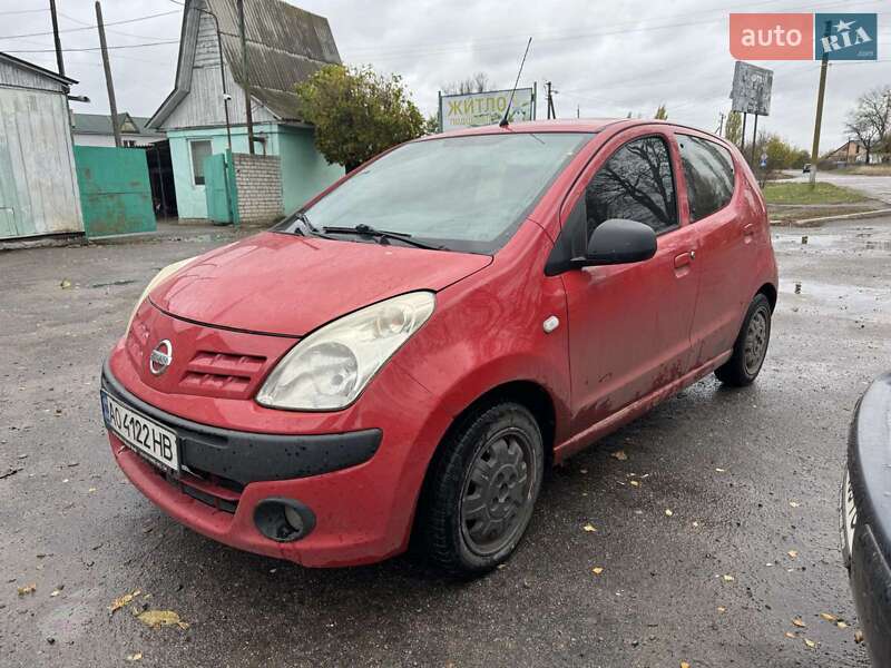 2010 nissan pixo