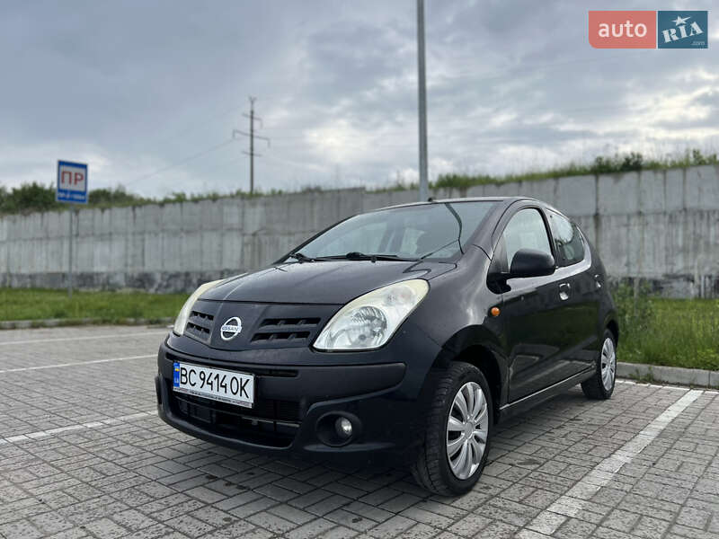 2010 nissan pixo