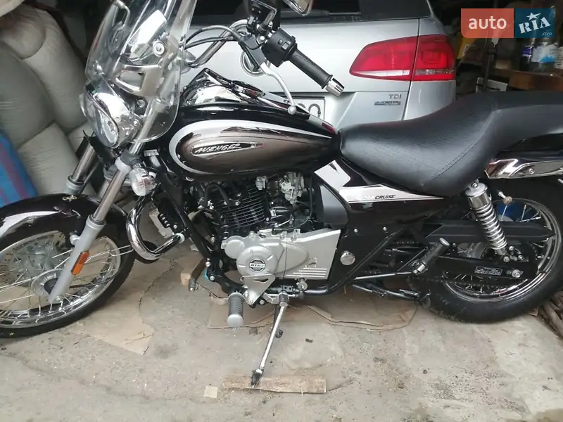 2021 bajaj avenger 220