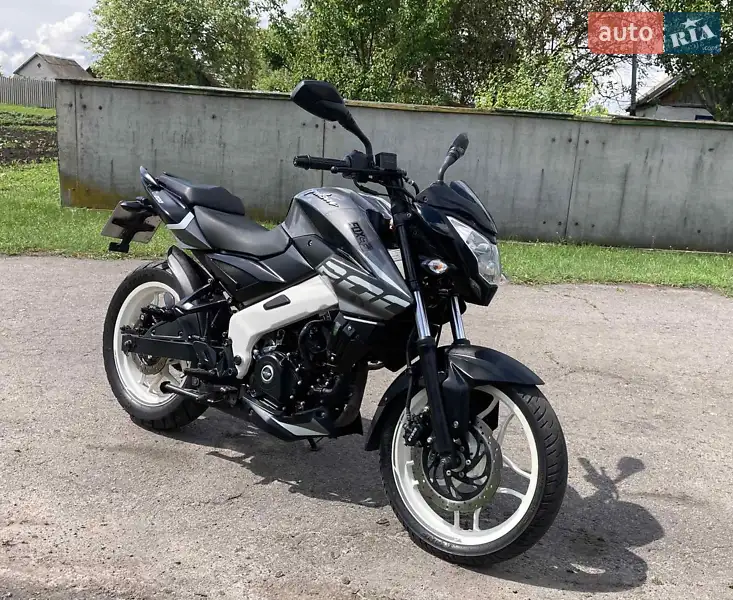 2021 bajaj pulsar ns200