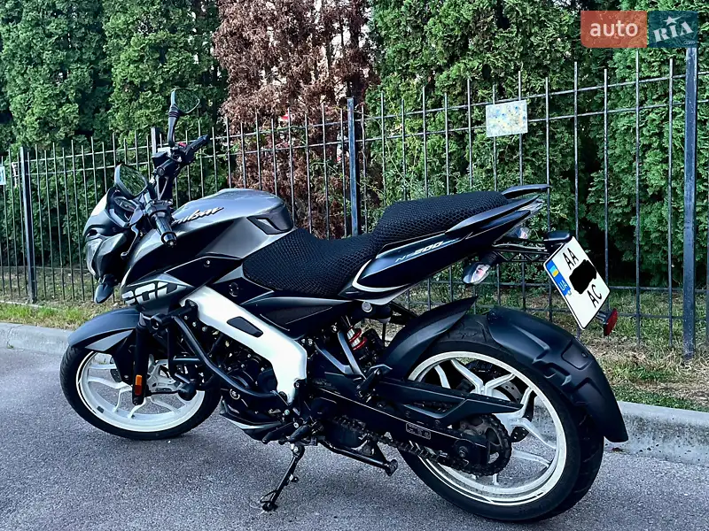 2021 bajaj pulsar ns200