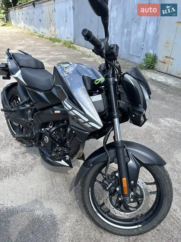 2022 bajaj pulsar ns200