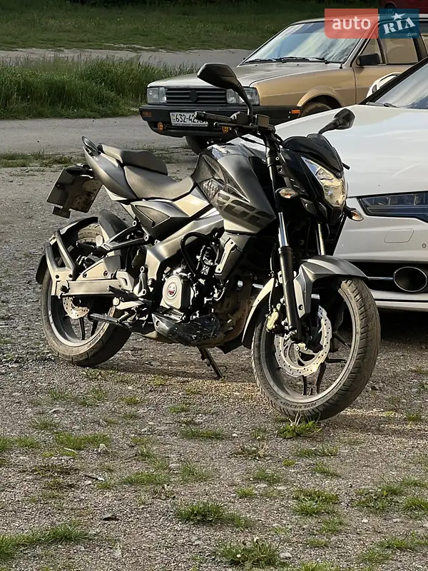 2019 bajaj pulsar ns200