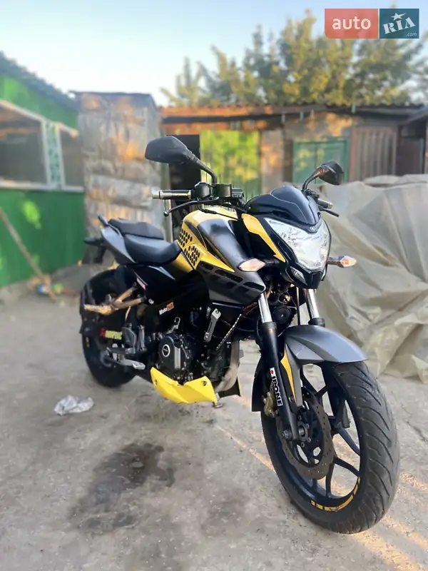 2017 bajaj pulsar ns200