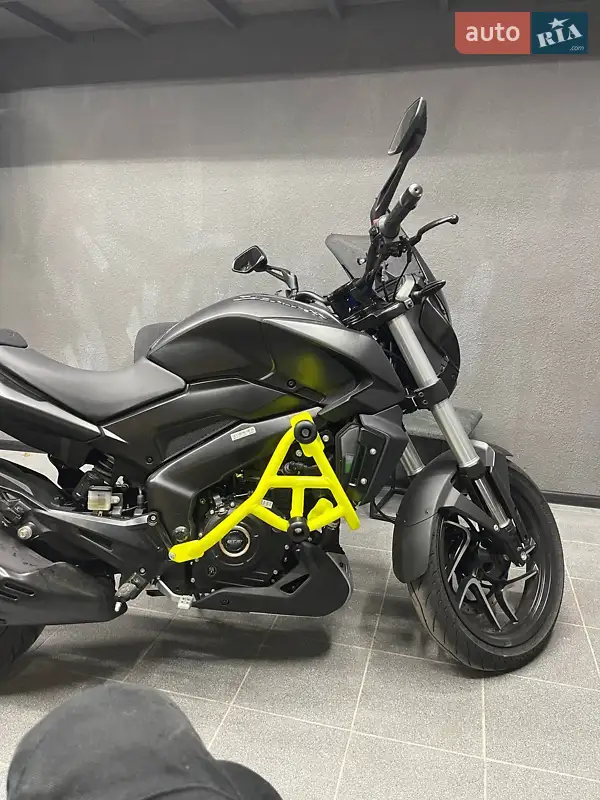 2023 bajaj dominar d 400