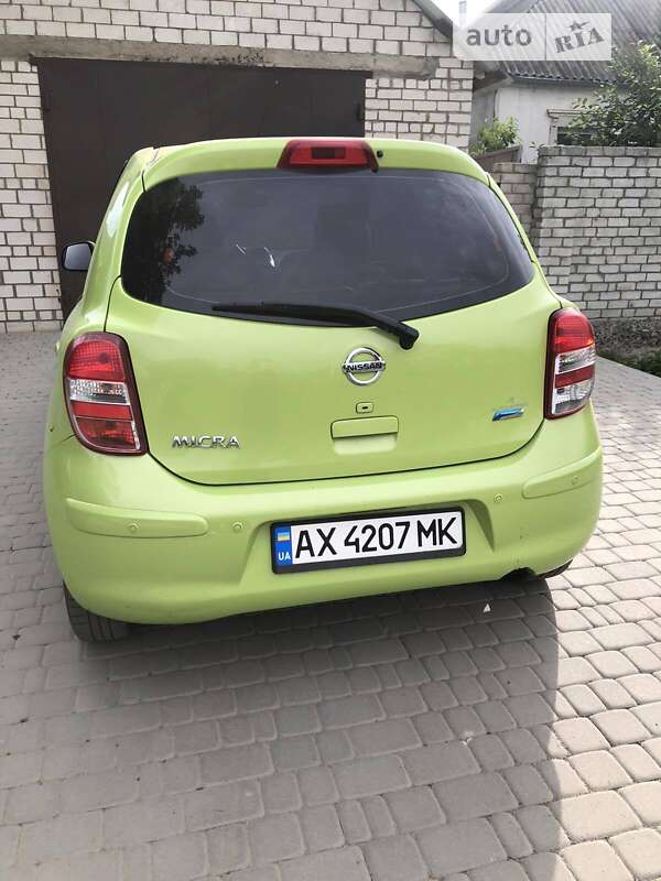 2010 nissan micra