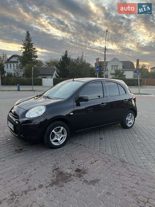 2011 nissan micra