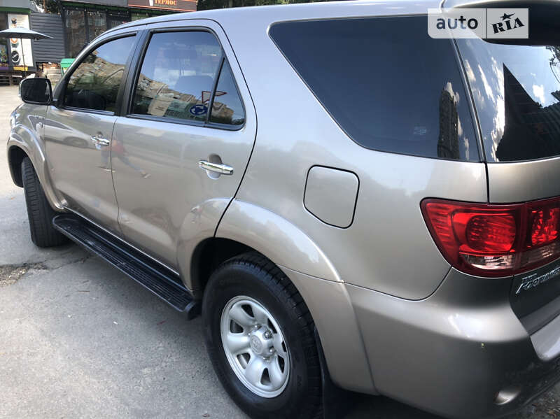 2007 toyota fortuner