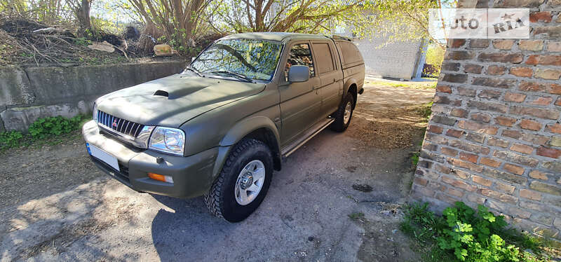 2002 mitsubishi l 200