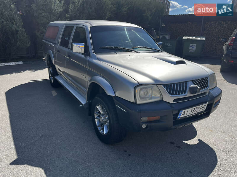 2005 mitsubishi l 200