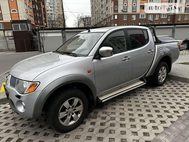 2006 mitsubishi l 200