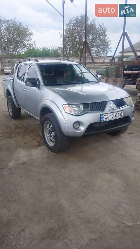 2007 mitsubishi l-200