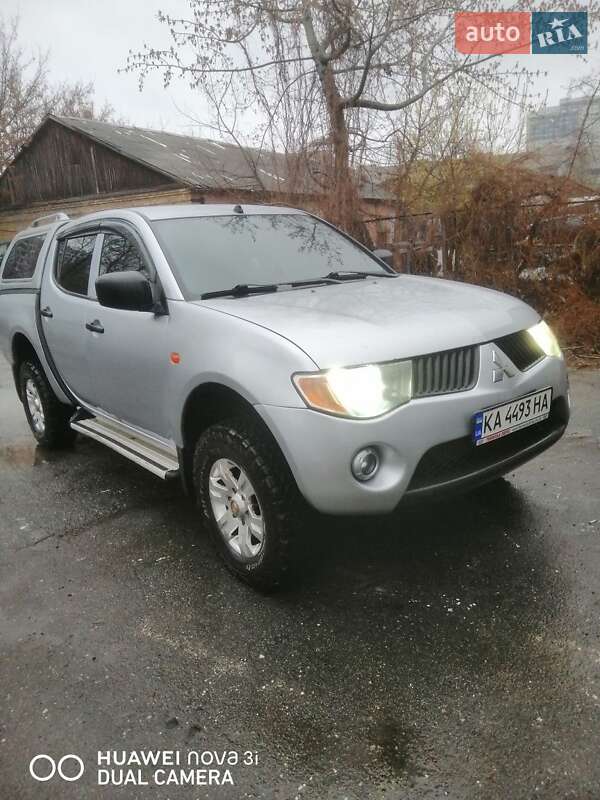 2008 mitsubishi l 200