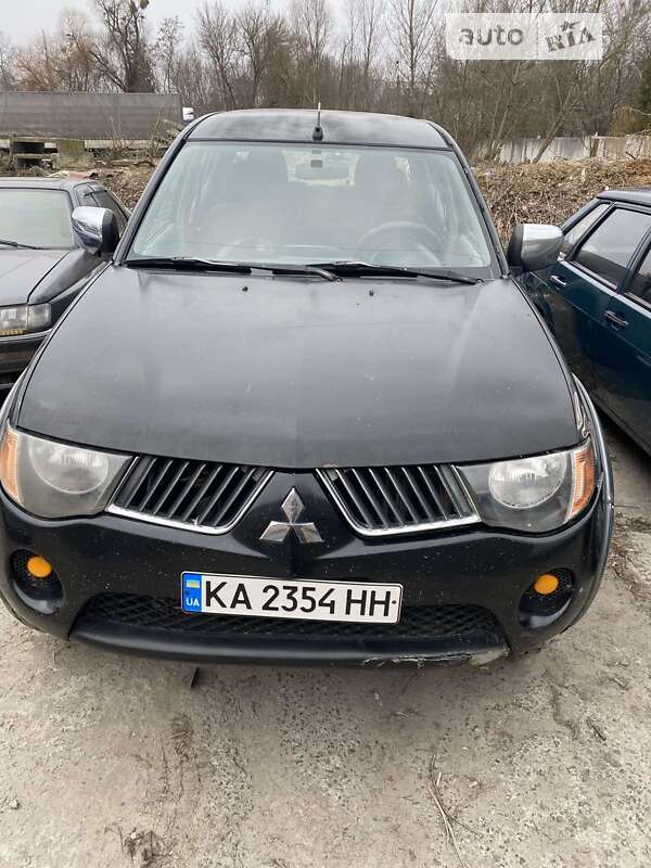 2008 mitsubishi l 200