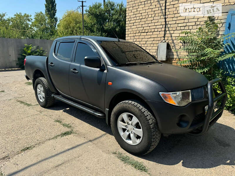 2008 mitsubishi l 200