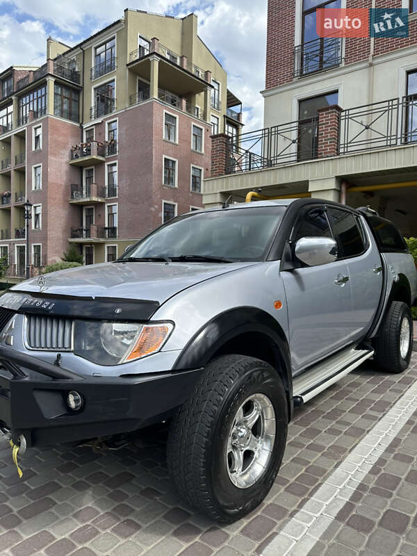 2008 mitsubishi l 200