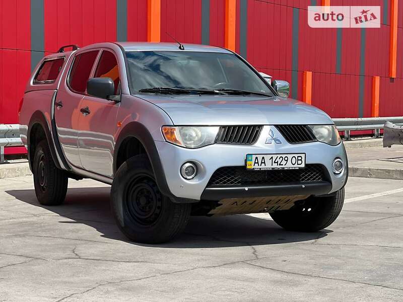 2008 mitsubishi l 200