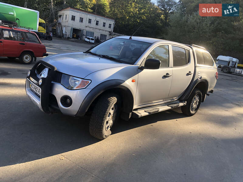 2008 mitsubishi l 200