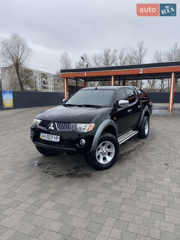 2008 mitsubishi l 200