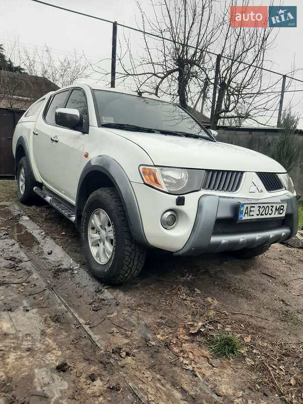 2008 mitsubishi l 200