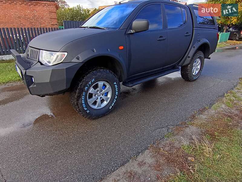 2008 mitsubishi l 200