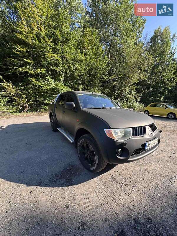 2008 mitsubishi l 200