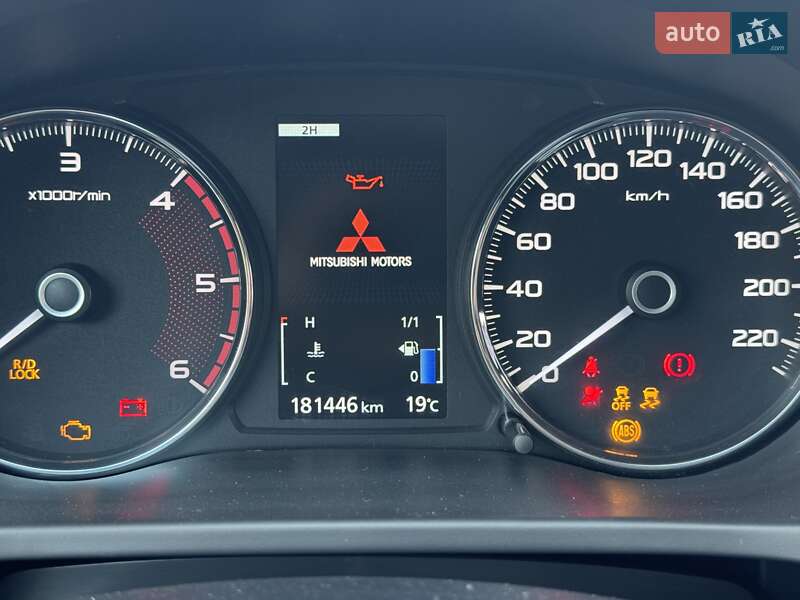 2016 mitsubishi pajero sport