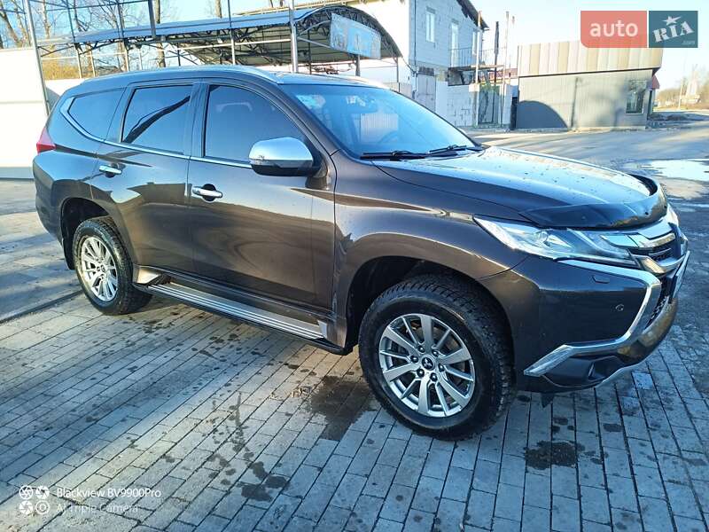 2017 mitsubishi pajero sport