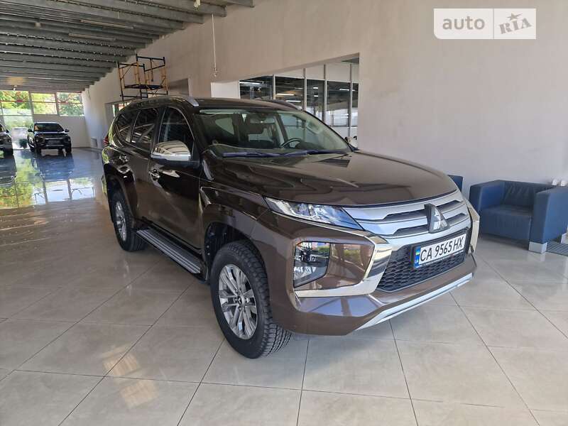 2020 mitsubishi pajero sport