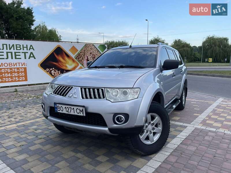 2011 mitsubishi pajero