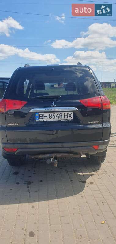 2012 mitsubishi pajero sport