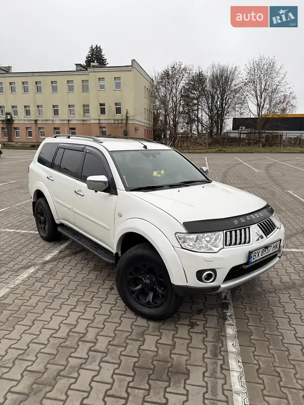 2012 mitsubishi pajero sport