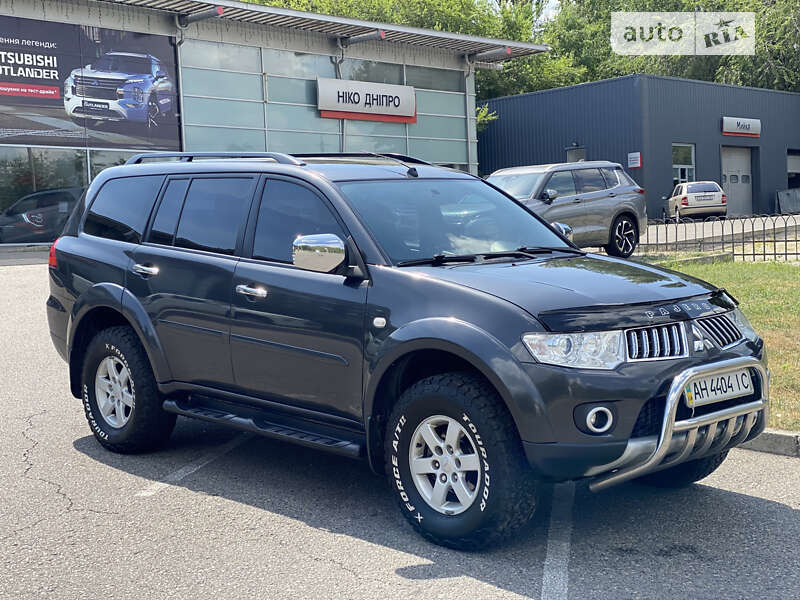 2013 mitsubishi pajero sport