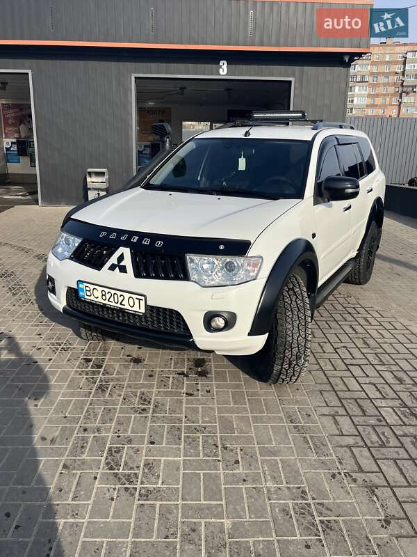 2013 mitsubishi pajero sport