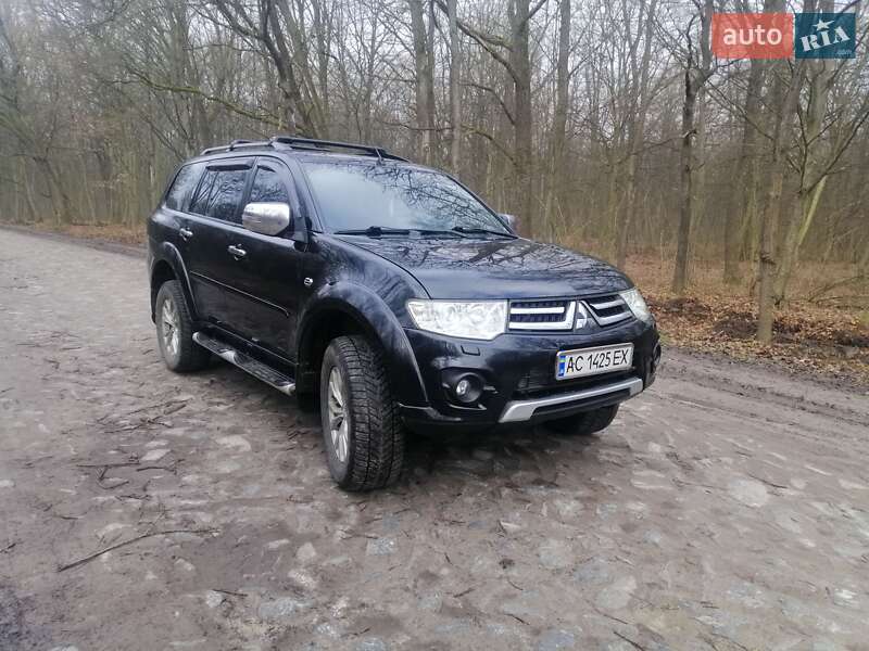 2013 mitsubishi pajero sport