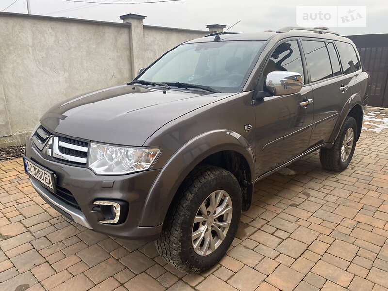 2013 mitsubishi pajero sport