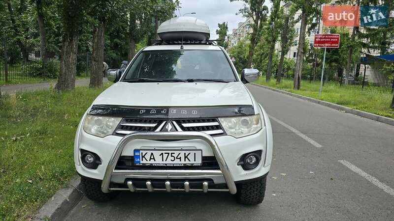2014 mitsubishi pajero sport