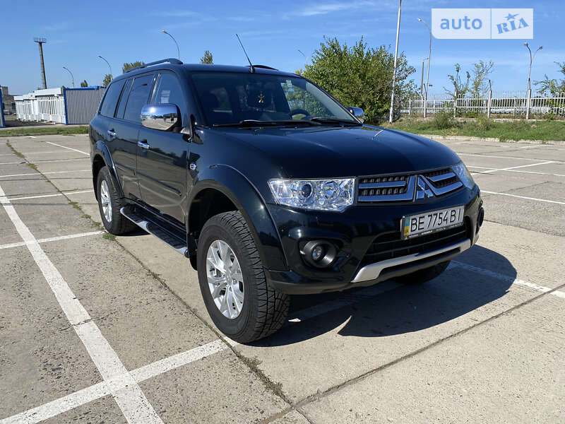 2013 mitsubishi pajero sport