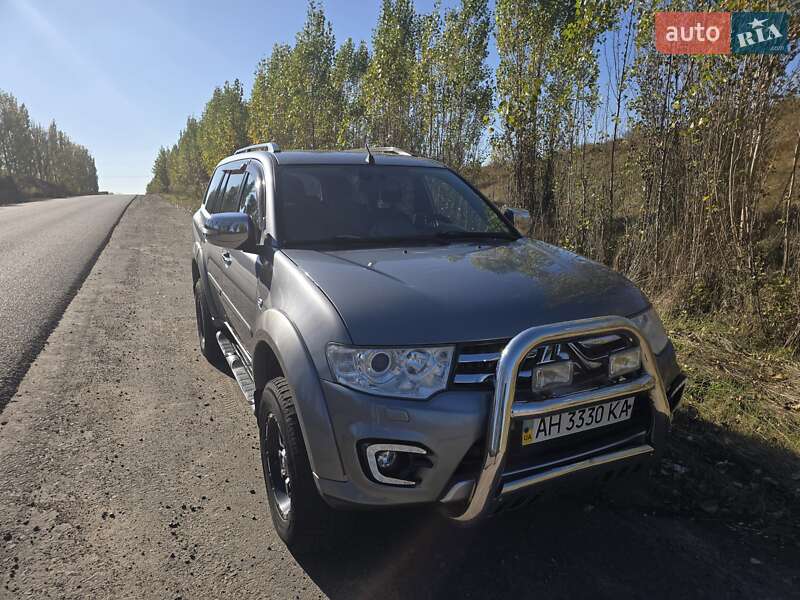 2013 mitsubishi pajero sport