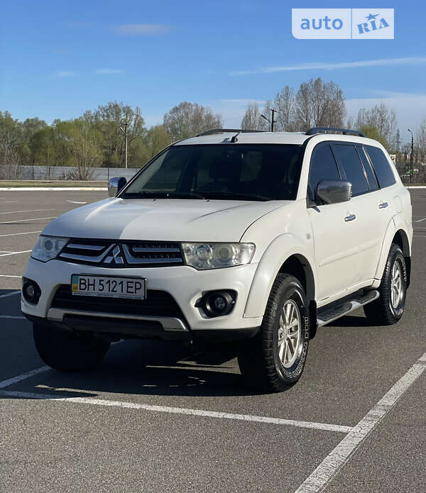 2013 mitsubishi pajero sport