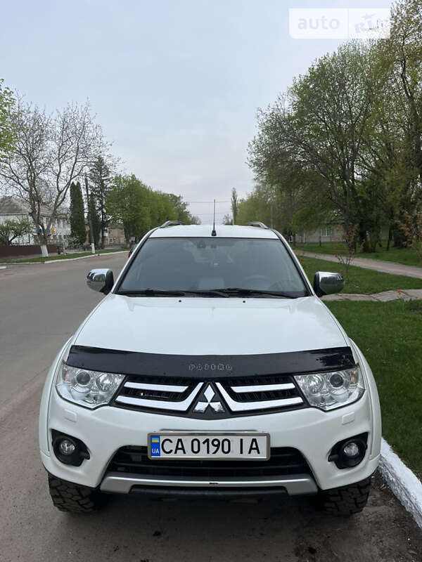 2015 mitsubishi pajero sport