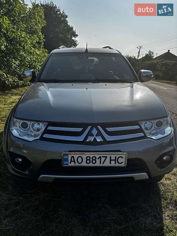2015 mitsubishi pajero