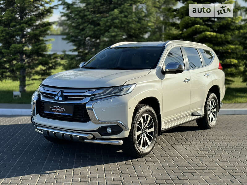 2016 mitsubishi pajero