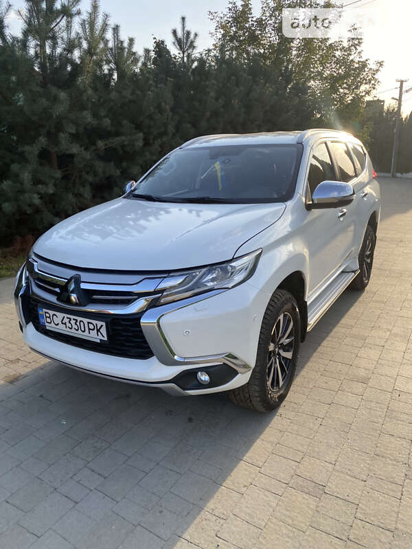 2016 mitsubishi pajero sport
