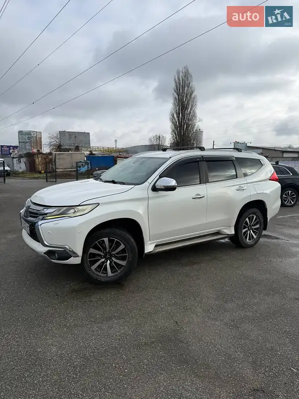 2016 mitsubishi pajero sport