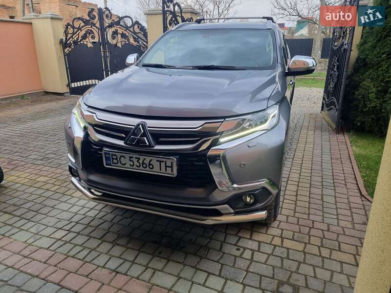 2017 mitsubishi pajero sport