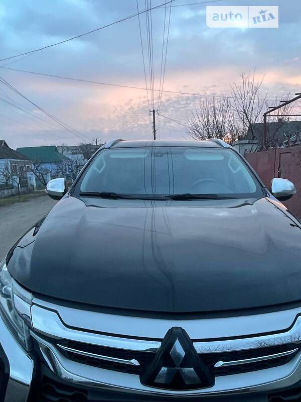 2017 mitsubishi pajero sport