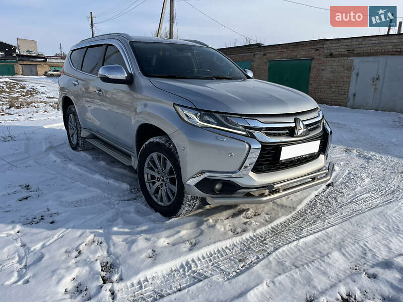 2017 mitsubishi pajero-sport