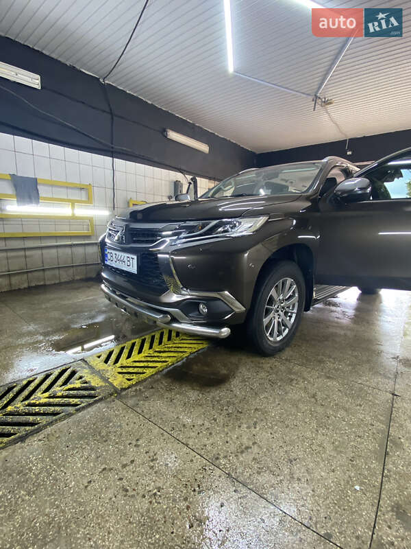 2019 mitsubishi pajero sport